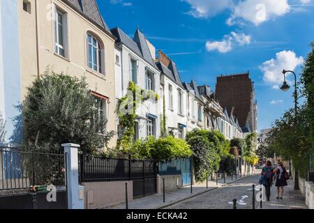 France, Paris, quartier Maison-Blanche, rue Dieulafoy, classe moyenne 44 maisons construites par l'architecte Henry Tresal en 1921, chacune avec une salle de bains et un garage Banque D'Images