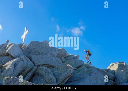 France, Corse, randonnées sur le GR 20, variante de la jambe entre Prati Refuge refuge de Capannelle et E par le Mont Renoso (ou Monte Rinosu ou Renosu), sommet du mont Renoso (alt : 2352m) Banque D'Images