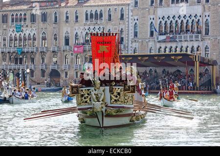 L'Italie, Vénétie, Venise, inscrite au Patrimoine Mondial de l'UNESCO, Regata Storica (Régate Historique) sur le Canal Grande Banque D'Images