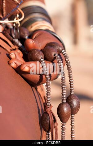 La Namibie, région de Kunene, Kaokoland Himba, village près de Kamanjab, Omangetti seeds Banque D'Images