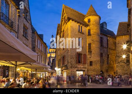 France, dordogne, Sarlat la Caneda, Place de la Liberté Banque D'Images