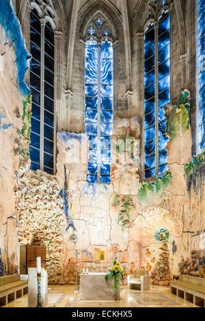 L'Espagne, Îles Baléares, Majorque, Palma de Majorque, la cathédrale (La Seu), construit entre 1229 et 1601 et le style gothique catalan, Saint-sacrement chapelle contemporain conçu par l'artiste majorquin Miquel Barcel≤ et inauguré en 2007 Banque D'Images