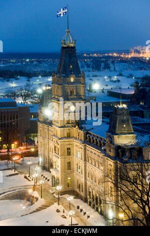 Le Canada, la province de Québec, ville de Québec, Hôtel du Parlement vu au crépuscule Banque D'Images