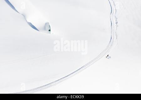 La Suisse, canton de Berne, Wengen, inscrite au Patrimoine Mondial de l'UNESCO, les randonneurs sur le glacier d'Aletsch, 23 km, le plus grand glacier des Alpes Banque D'Images