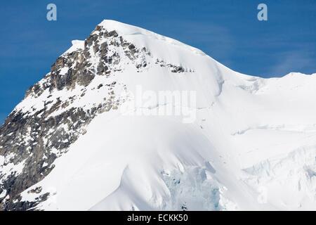 La Suisse, canton de Berne, Wengen, inscrite au Patrimoine Mondial de l'UNESCO, d'alpinistes escalade pic Rottalhorn Banque D'Images