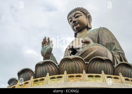 Tian Tan Buddha géant au monastère Po Lin Hong Kong Banque D'Images