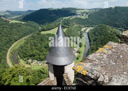 Vue sur la Sûre du château de Bourscheid, Luxembourg Banque D'Images