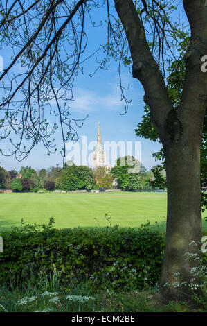 Cathédrale de Norwich à partir de l'ensemble de l'école Riverside rois du Jeu Banque D'Images