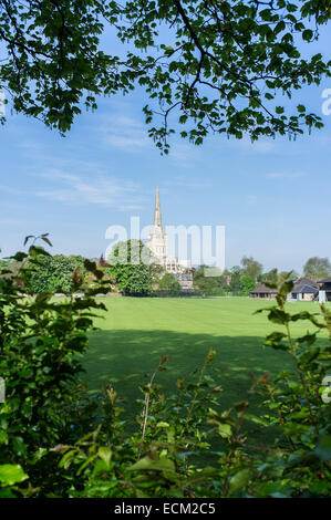 Cathédrale de Norwich à partir de l'ensemble de l'école Riverside rois du Jeu Banque D'Images