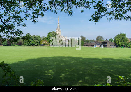 Cathédrale de Norwich à partir de l'ensemble de l'école Riverside rois du Jeu Banque D'Images