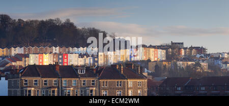 Maisons mitoyennes dans Clifton et condensats chauds en bois. Bristol. L'Angleterre. UK. Banque D'Images