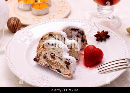 Stollen de Noël gâteau à la fraise, vue d'en haut Banque D'Images