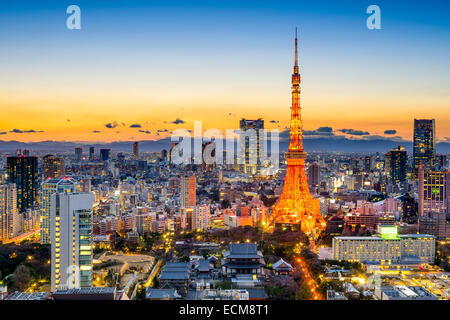 Tokyo, Japon skyline à tour de Tokyo. Banque D'Images