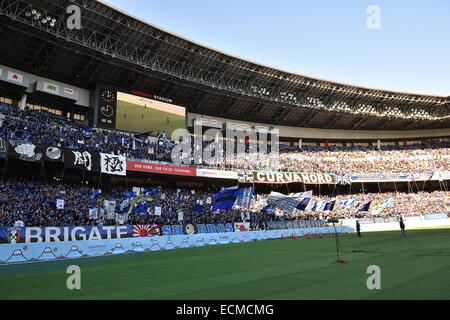 Kanagawa, Japon. 13 Décembre, 2014. Gamba Osaka fans Football/soccer : 94e Coupe de l'empereur match final entre Gamba Osaka 3-1 Montedio Yamagata chez Nissan Stadium à Kanagawa, Japon . © AFLO/Alamy Live News Banque D'Images