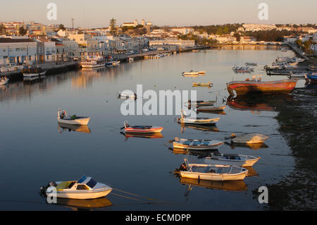 In the Golfer's Paradise River, bateaux de pêche, Tavira, Algarve, Portugal, Europe Banque D'Images