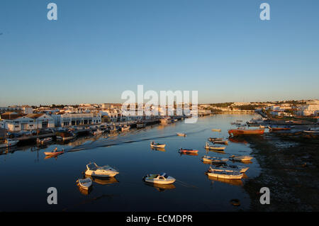 In the Golfer's Paradise River, bateaux de pêche, Tavira, Algarve, Portugal, Europe Banque D'Images