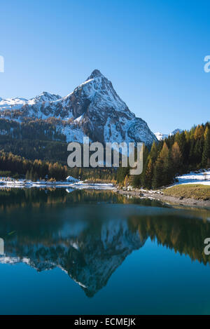 L'automne dans le Parc Naturel Riedingtal, Schliereralm Schlierersee, réflexion, de Mt. Riedingspitze, couleurs de l'automne, de mélèzes Banque D'Images