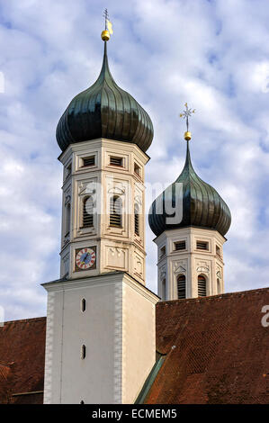 Tours de la Basilique de St Benoît, monastère Benediktbeuern, Benediktbeuern, Upper Bavaria, Bavaria, Germany Banque D'Images