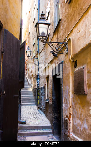 Stockholm Suède belle vieille rue et étapes de la vieille ville de Gamla Stan Banque D'Images