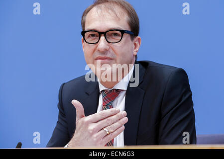 Alexander Dobrindt (CSU), Ministre de trafic et de l'infrastructure numérique, sur le thème "conception de la loi à la livraison de l'infrastructure du trafic (payant) à la conférence de presse réalisée à la maison de la conférence de presse le 17 décembre 2014 à Berlin, Allemagne. / Photo : Alexander Dobrindt (CSU), Ministre de trafic et de l'infrastructure numérique. Banque D'Images