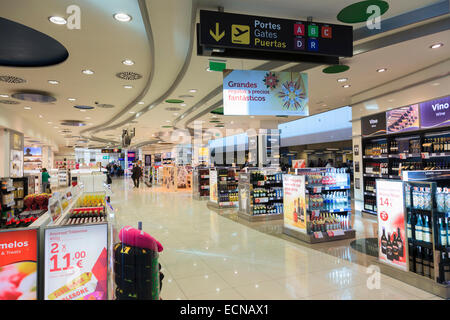 Vin et spiritueux boutiques hors taxes à l'Aéroport de Valence Banque D'Images