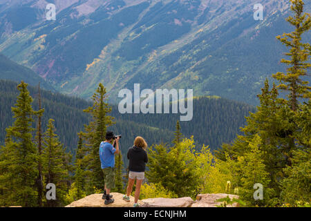 Le couple haut de Aspen Mountain en été à Aspen dans les Montagnes Rocheuses du Colorado Banque D'Images
