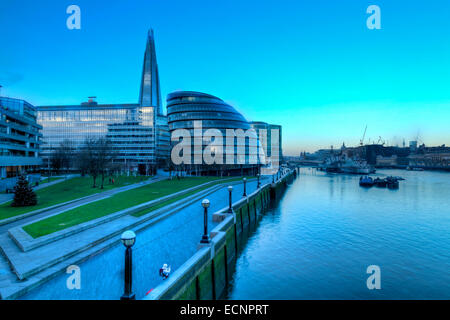 L'hôtel de ville, le Shard et Tamise, Londres, Angleterre Banque D'Images