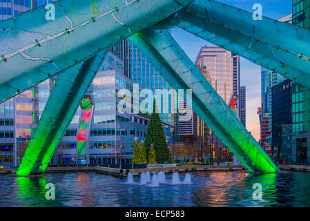 Affichage de l'arbre de Noël, Jack Poole Plaza, Vancouver, British Columbia, Canada Banque D'Images