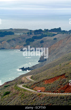 Vue de la route 1 le long de la comté de Marin aire de loisirs nationale du Golden Gate à Sausalito le comté de Marin en Californie Banque D'Images