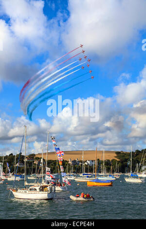 Les flèches rouges sur le port de Falmouth en Cornouailles. Banque D'Images