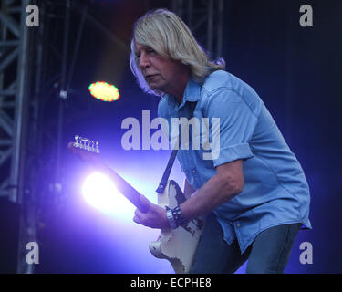 Statu quo La manchette sur scène encore Zippo jour 2 Download Festival de Donnington Park à Rick Parfitt En vedette : où : Château de Donnington, Royaume-Uni Quand : 15 Juin 2014 Banque D'Images