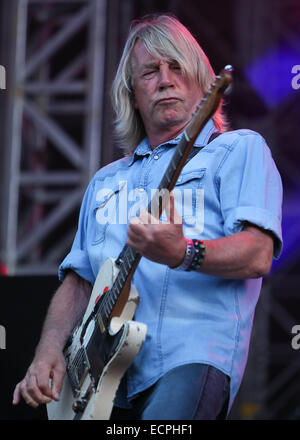 Statu quo La manchette sur scène encore Zippo jour 2 Download Festival de Donnington Park à Rick Parfitt En vedette : où : Château de Donnington, Royaume-Uni Quand : 15 Juin 2014 Banque D'Images