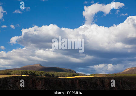 Nuages sur les MONTAGNES DE SAN JUAN près de BRISTOL - TÊTE SUD DU COLORADO Banque D'Images