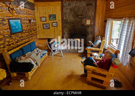 Les vacanciers apprécient un style rustique et confortable cabine à l'oléo RANCH à 10500 pieds - LE SUD DU COLORADO MR Banque D'Images