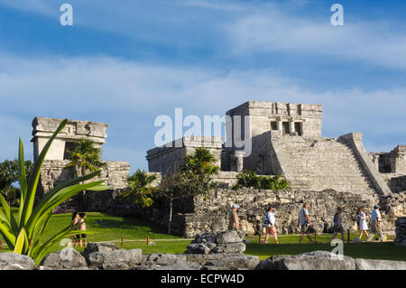 Le château, El Castillo, ruines mayas de Tulum, Tulum, 1200-1524, l'état de Quintana Roo, Riviera Maya, péninsule du Yucatan, Mexique Banque D'Images