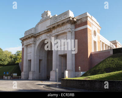 La Porte de Menin mémorial aux disparus, Ypres, Belgique. Banque D'Images