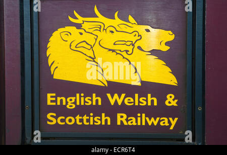 Ews English Welsh and Scottish Railway locomotive diesel de la classe 67 logo inverness Banque D'Images