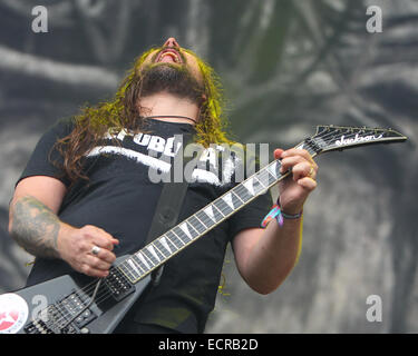 Sepultura effectuer sur la scène Encore Zippo au jour 3 de téléchargement à Donnington Park comprend : Andreas Kisser Où : Château de Donnington, Royaume-Uni Quand : 15 Juin 2014 Banque D'Images