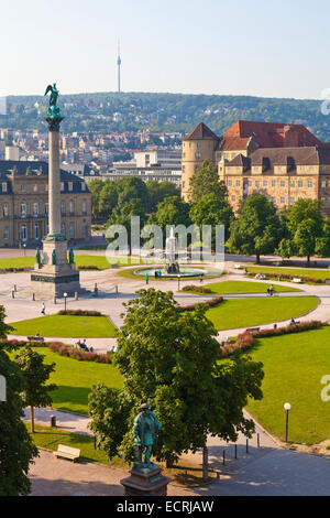 Vue sur SCHLOSSPLATZ, NEW CASTLE, dans le vieux château, SCHLOSSPLATZ, Stuttgart, BADEN-Württemberg Banque D'Images