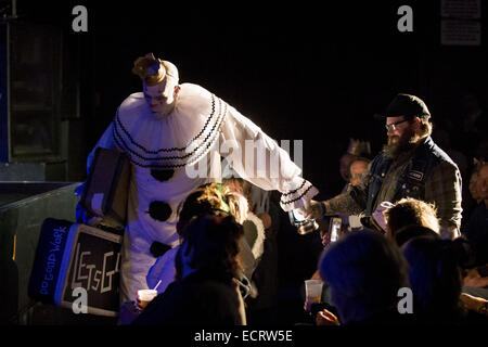 Saint Petersburg, Florida, USA. Au 18 décembre, 2014. Les flaques Le clown de flaques Partie de pitié effectue sur Décembre 18, 2014 at State Theatre à St 18e Dec, 2014. Petersburg, Floride Crédit : Brad Moore/ZUMA/ZUMAPRESS.com/Alamy fil Live News Banque D'Images