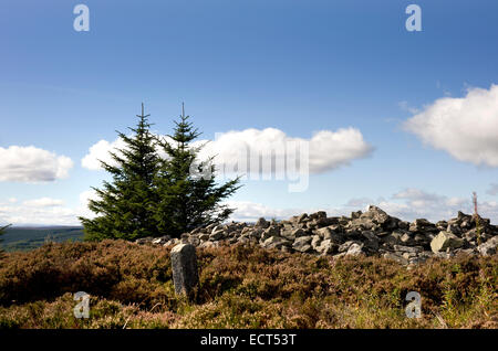 Une belle journée ensoleillée pour une promenade le long du chemin Gordon, un sentier de grande randonnée qui va de suie Hill de Bennachie Banque D'Images