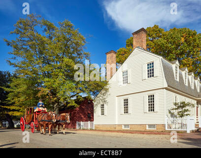 En calèche. Colonial Williamsburg, Virginia, USA. Banque D'Images