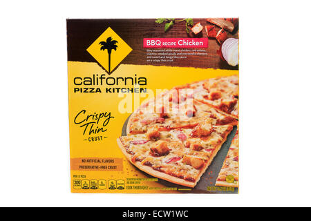 California Pizza Kitchen Poulet croustillant Recette Pizza à croûte mince Banque D'Images
