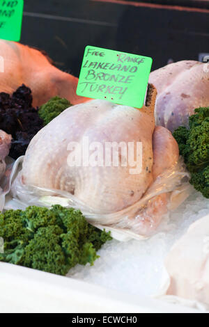 Londres, Royaume-Uni. Dec 19, 2014. Noël au Borough Market, London - free range la Turquie à vendre prêt pour Noël Crédit : Carolyn Jenkins/Alamy Live News Banque D'Images