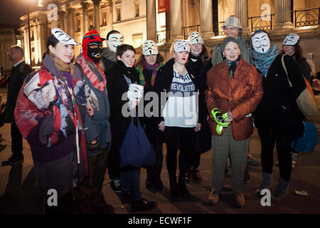 Londres, UK - 5 NOVEMBRE 2014 : l'arrêt des incarcérations de masse anonyme & Network a tenu un millions Mars Masque & Rally qui a commencé à Tr Banque D'Images