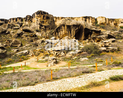 Parc national de Gobustan est un monument historique national de l'Azerbaïdjan dans une tentative de préserver les anciennes gravures, reliques, m Banque D'Images