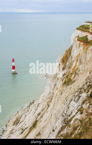 Les sept soeurs des falaises de craie et de Beachy Head Lighthouse près de Eastbourne East Sussex England Royaume-Uni UK Banque D'Images