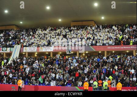 Marrakech, Maroc. 18Th Oct, 2014. Fans de Real Madrid pendant la Coupe du Monde des Clubs de la FIFA 2014 à Marrakech. Credit : Marcio Machado/ZUMA/Alamy Fil Live News Banque D'Images