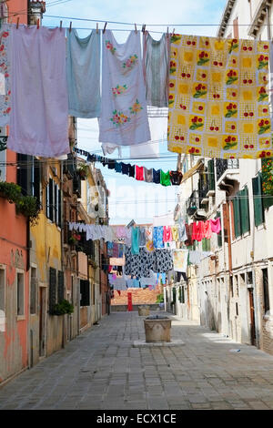 Étendre le linge à Castello Venise Italie Il Europe EU Banque D'Images