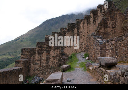 Vue sur les ruines d'Ollantambo au Pérou Banque D'Images